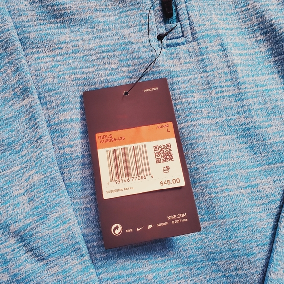 Nike Dri-Fit Pullover - Picture 2 of 2